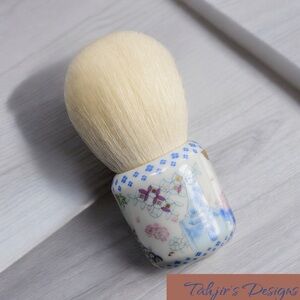 BEAUTYLISH PRESENTS The Hachiko Kabuki Brush